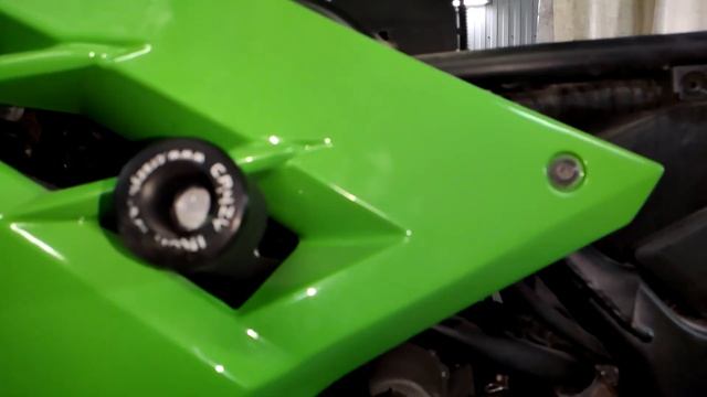 Осмотр Kawasaki Ninja 300 смотреть онлайн