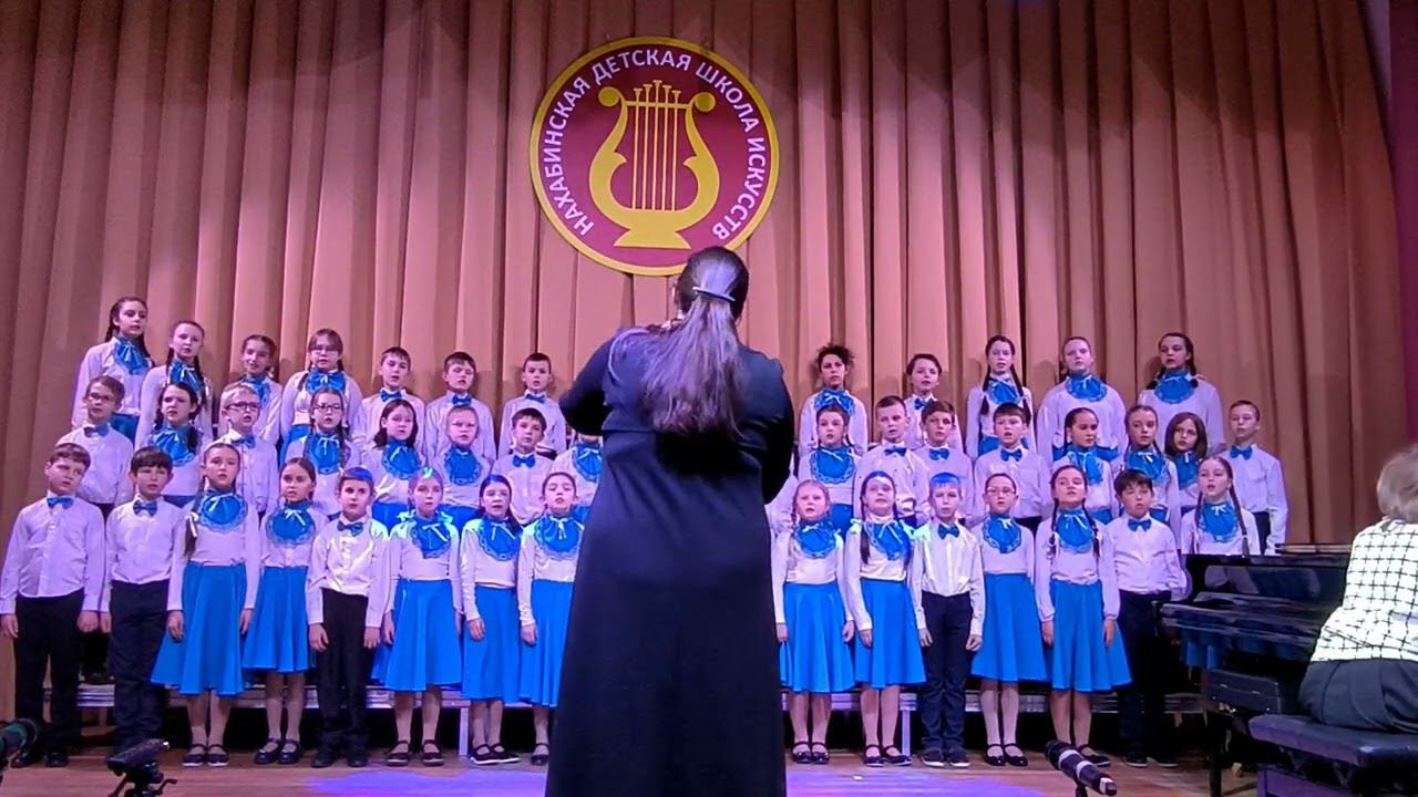 1. В. Гаврилин, сл. А. Шульгиной - "Мама", Г. Струве, сл. В. Орлова "Учитесь держаться в седле" смотреть онлайн