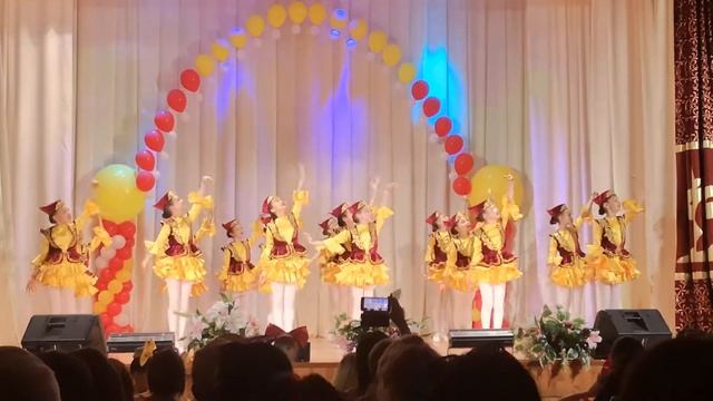 Медина Искорка - Тентегім смотреть онлайн