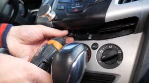 FORD FOCUS MK3 CENTER DASH AIR VENT REPLACEMENT REMOVAL. DASH VENT BROKEN
