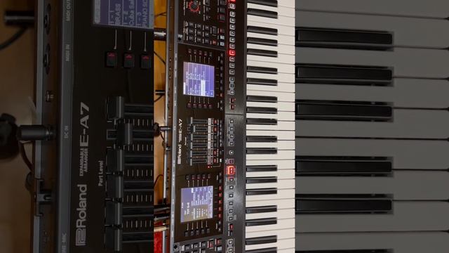 ROLAND E-A7 O'ZBEK AZER IMPROVIZATSIYA смотреть онлайн