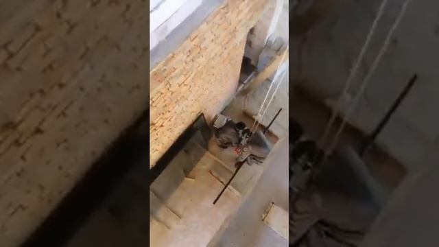 Поднимаем стеклопакеты на второй этаж чудо машинкой :) вакуумный захват смотреть онлайн
