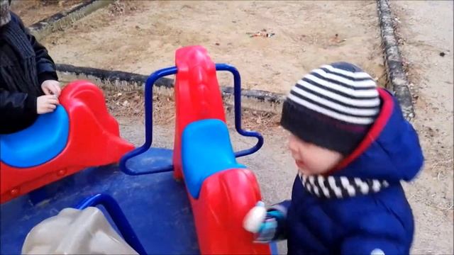 ИГРАЕМ В ПЕСОЧНИЦЕ, КАТАЕМСЯ НА КАЧЕЛИ, ИГРАЕМ МАШИНКИ, МОЛНИЯ МАКВИН И ЕГО ДРУЗЬЯ.