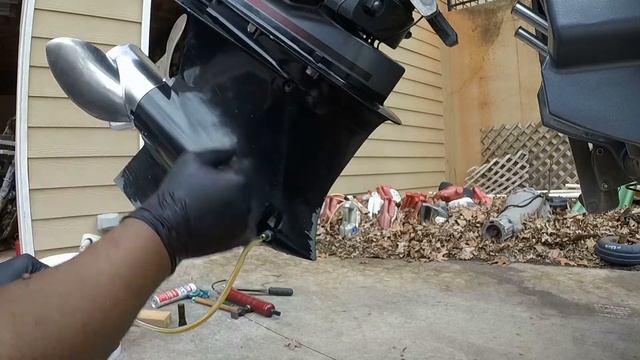 Yamaha HPDI Outboard Motor Service (Lower Unit Gear Oil Change) смотреть онлайн