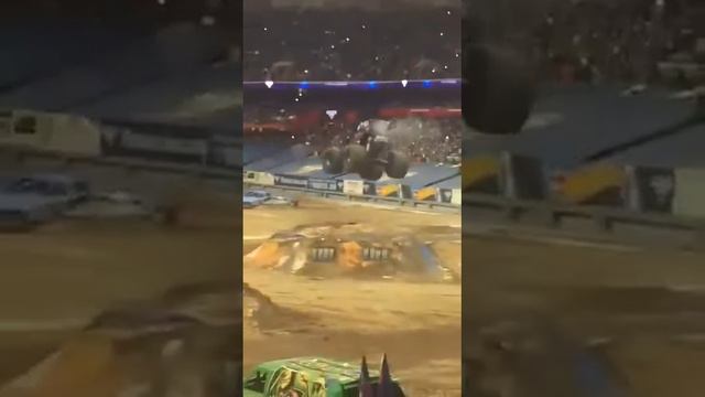 Шоу монстр-трак смотреть онлайн