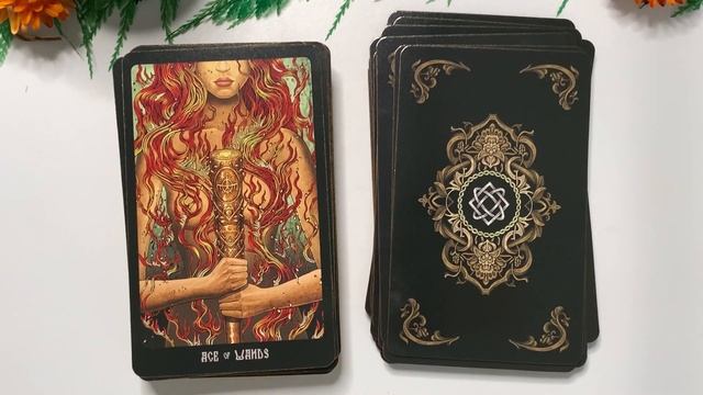 Обзор Slavic Legends Tarot (Таро Славянских Легенд) от Taroteca Studio. Review & Flip Through