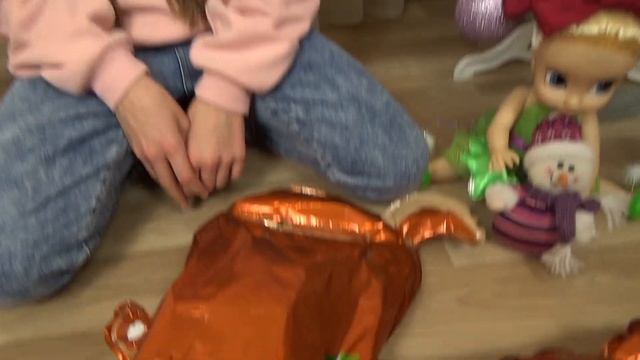 УКРАШАЮ КОМНАТУ К НОВОМУ ГОДУ 2021 ! ВСЁ В РОЗОВОМ ЦВЕТЕ! | Наряжаем Ёлку | Наша Наташа 0+ смотреть онлайн