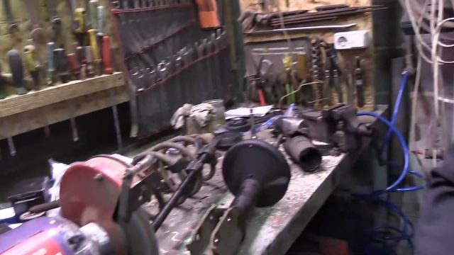 замена передних стоек (амортизаторов) на автомобиле: Dacia Logan смотреть онлайн