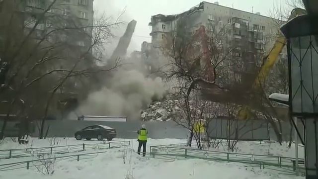 Магнитогорск, снос дома Карла Маркса 164 смотреть онлайн