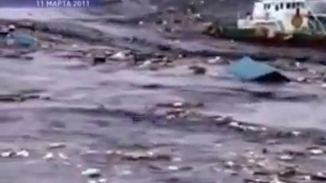 Это - не фильм ужасов! Это ужас в жизни - цунами в Японии!!! смотреть онлайн