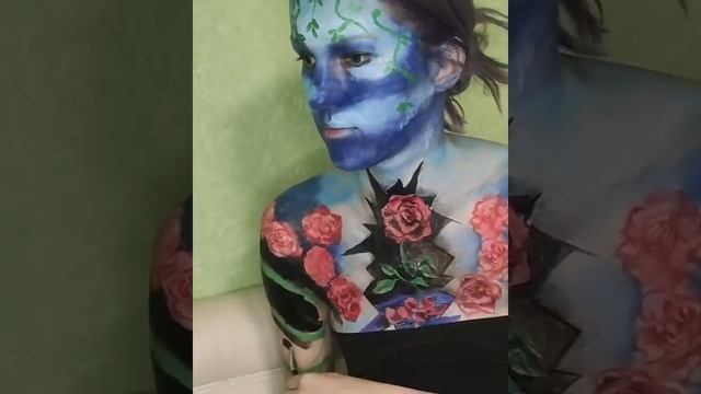 Создаю образ с объемными цветами, аквагрим, бодиарт смотреть онлайн