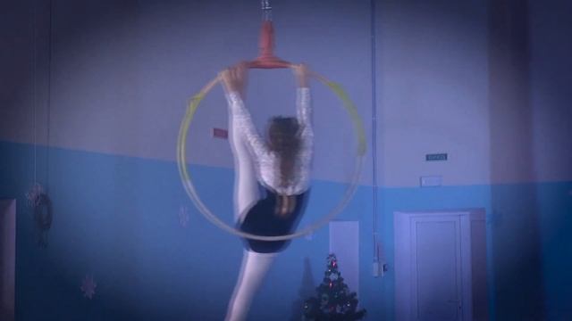 KaaS-Арина Мырка, воздушная гимнастка на кольце. смотреть онлайн
