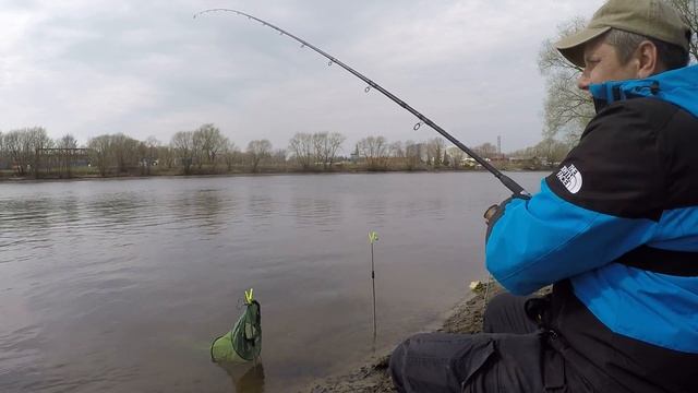 РЫБАЛКА на ФИДЕР ВЕСНОЙ. #рыбалка2023 #лещ #рыбалкакруглыйгод #фидер #фидернаярыбалка смотреть онлайн