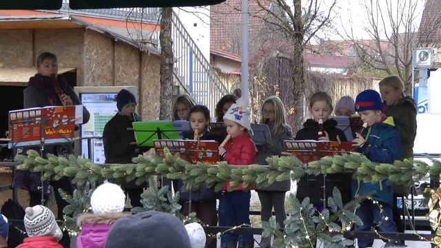 Первое сонино публичное выступление на блок-флейте :) смотреть онлайн