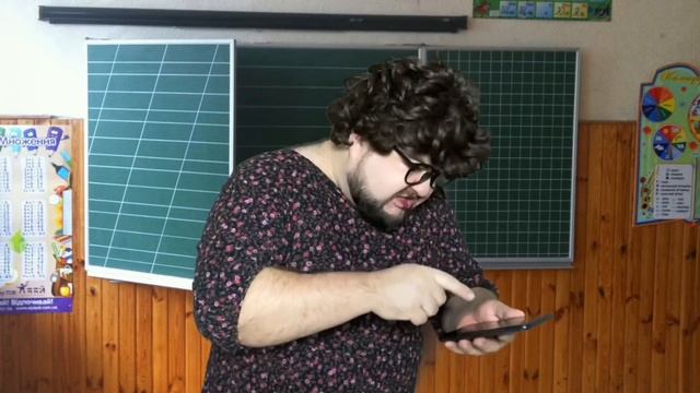 3 КЛАСС VS 11 КЛАСС (Дети из 3 Класс против подростки 11 Класс). БОРОДАТАЯ СЕМЕЙКА смотреть онлайн