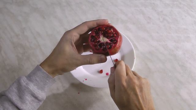 Как почистить гранат. Лайфхак как чистить гранат.Как разрезать гранат. смотреть онлайн