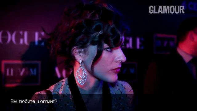 Милла Йовович на "Модной ночи" журнала VOGUE смотреть онлайн