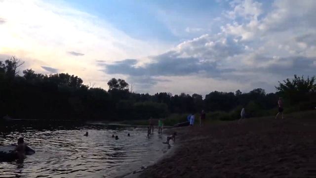 ВЛОГ: Катаемся на лодке с мотором / ходили в заброшенный лагерь / спали в палатке и купались смотреть онлайн