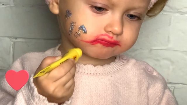 Дети красятся, Вечерний Макияж, ребенок красится, рисует, косметика, на карантине, makeup tutorial смотреть онлайн