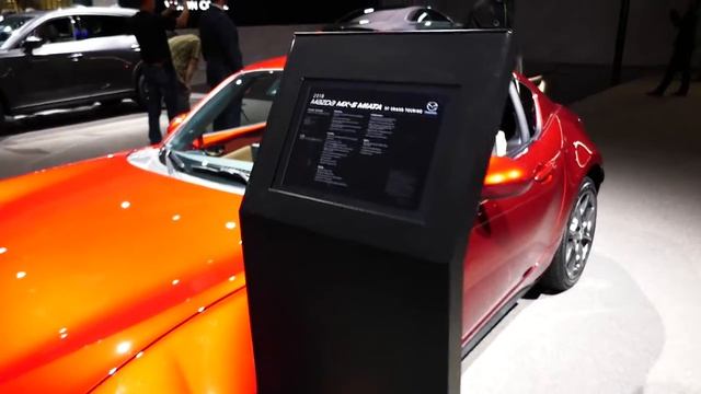 New 2018 Mazda MX-5 Miata RF Exterior Tour - 2017 LA Auto Show, Los Angeles смотреть онлайн