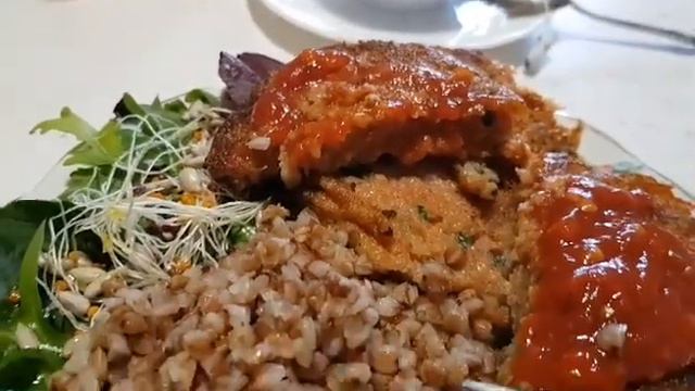 Едим вкусно.Постные котлеты из картошки.Обстановка в Киеве. смотреть онлайн