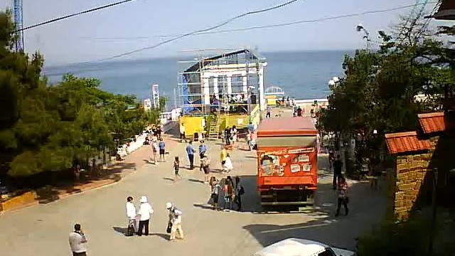 веб камера Алушта Набережная праздник день детей смотреть онлайн