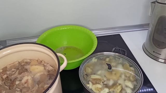 Сколько варить МАСЛЯТА? ЧИСТИМ И ВАРИМ МАСЛЯТА на зиму. смотреть онлайн