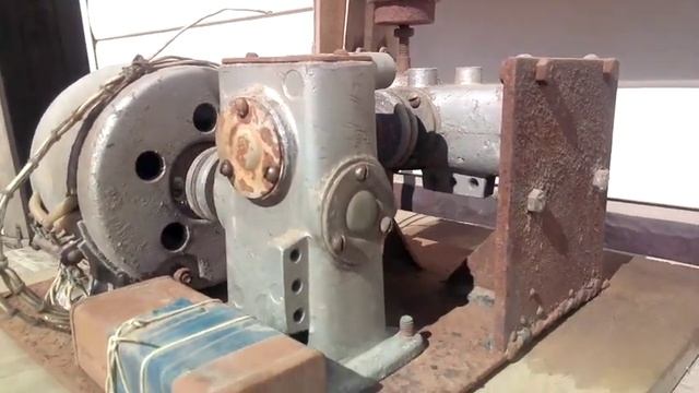 вращающееся подставка для елки . смотреть онлайн