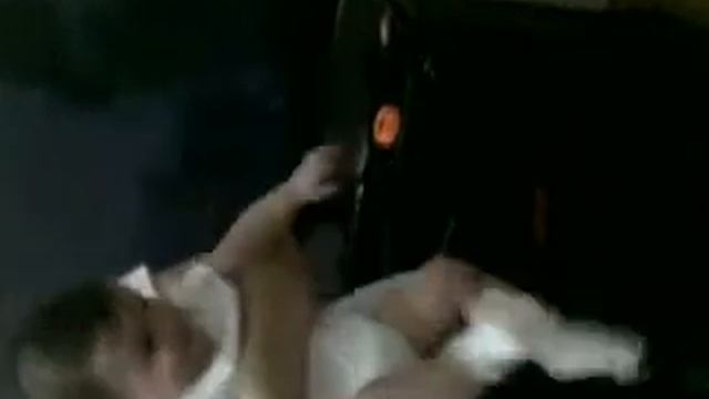 ребенок смеётся от души смотреть онлайн