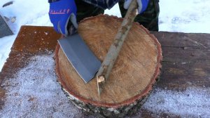 Испытание  топорика перед розыгрышем