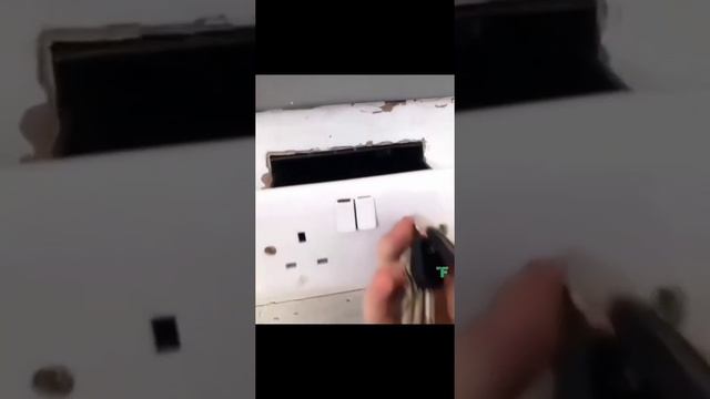 #тайник#супертайник Супер тайник в розетке! смотреть онлайн