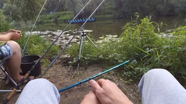 Рыбалка с фидерами на реке Нара,недалеко от Серпухова.Посидели-поговорили) смотреть онлайн
