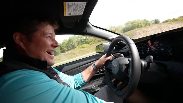 2024 Mustang Dark Horse Braking Test. Does it stop faster than a GT2RS? смотреть онлайн