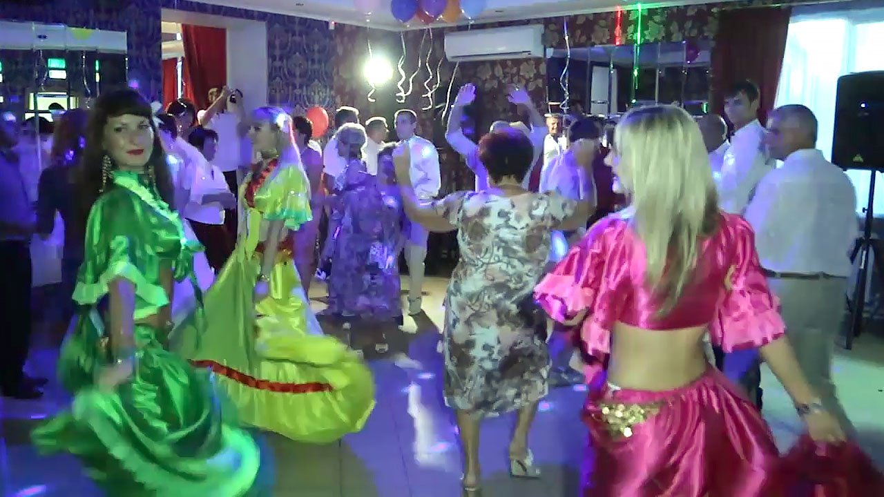 Танцы под цыганочку на свадьбе смотреть онлайн