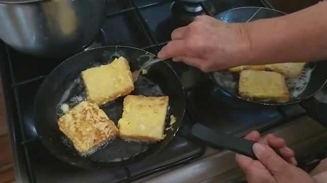 Гренки из черствого хлеба с яйцом! смотреть онлайн