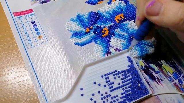 Что подарить если бюджет маленький? Картина Синий букет. Своими руками в технике "Алмазная вышивка" смотреть онлайн