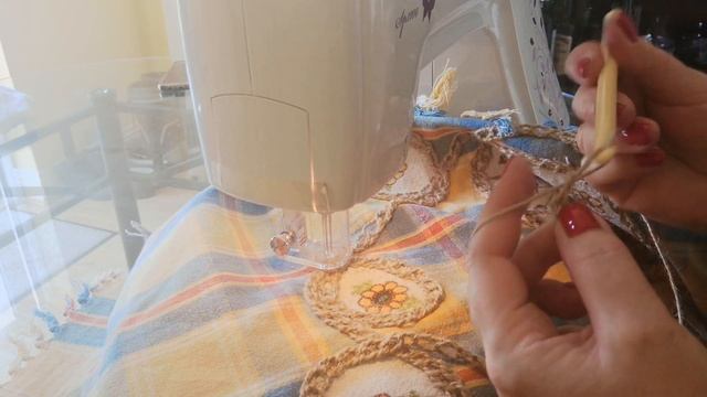 ПРИБИВАЕМ ЛЬНЯНОЙ ШНУР НА ИГЛОПРОБИВНОЙ МАШИНКЕ MERRYLOCK смотреть онлайн