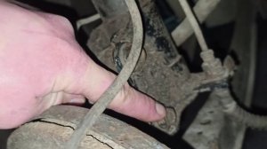 Ремонт своими руками. Джили СК замена заднего амортизатора.Geely CK.