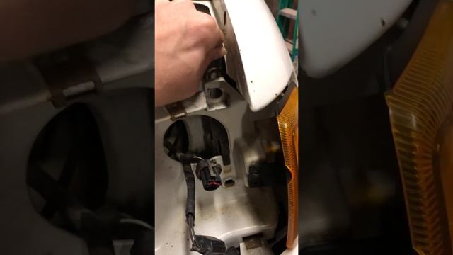 2001 Ford Ranger 4 x 4 extended cab radiator support replacement Part two смотреть онлайн