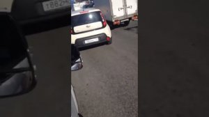 Как в Москве пропускают Скорую Помощь (Ты главное посигналь мне в зад, может я уступлю)