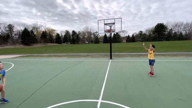 Jaden and Louis playing basketball смотреть онлайн