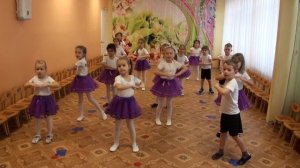 Детский танец "Помахали ручкой маме"