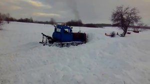Уборка снега на дт75 полная часть.
