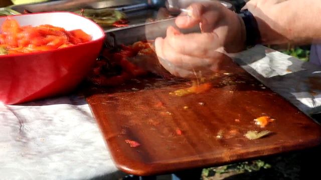 Шашлык из овощей на мангале смотреть онлайн