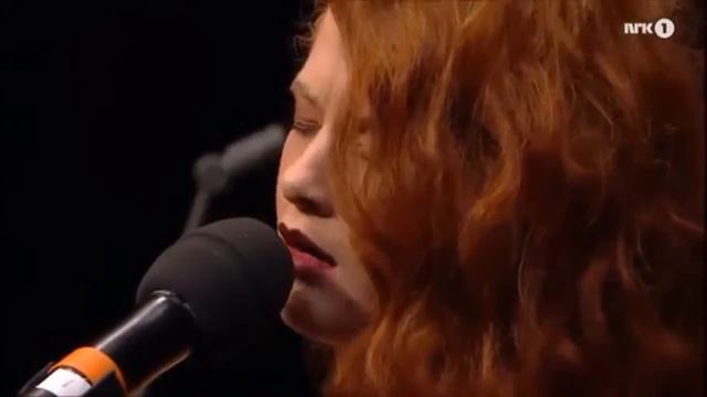 ESC 2015 - Norway - "A monster like me" (Mørland & Debrah Scarlett - Extended version) смотреть онлайн