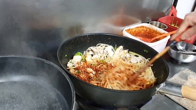 Морской черт с проростками/#АГУЧИМ/#Сеул/День4й/아구찜/#Корейская_уличная_еда смотреть онлайн