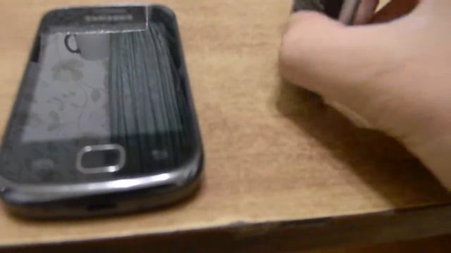 Вздулся аккумулятор у смартфона (Samsung Galaxy Gio) смотреть онлайн