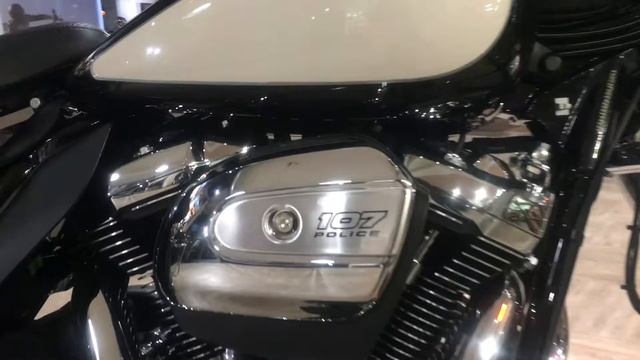 Harley-Davidson Road King Police (2018 m/y) смотреть онлайн