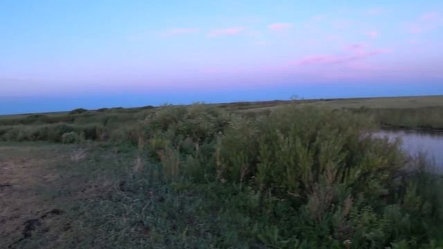ДУШЕВНАЯ РЫБАЛКА С НОЧЕВКОЙ НА НОВОМ МЕСТЕ. смотреть онлайн