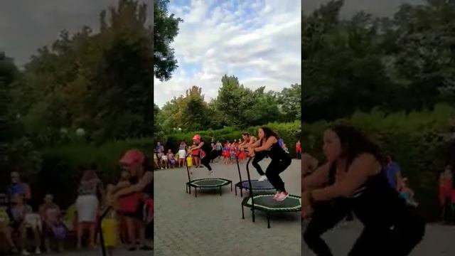 Выступление от студии спортивных танцев и фитнеса "ТанцPole" на день молодежи 2017 год смотреть онлайн